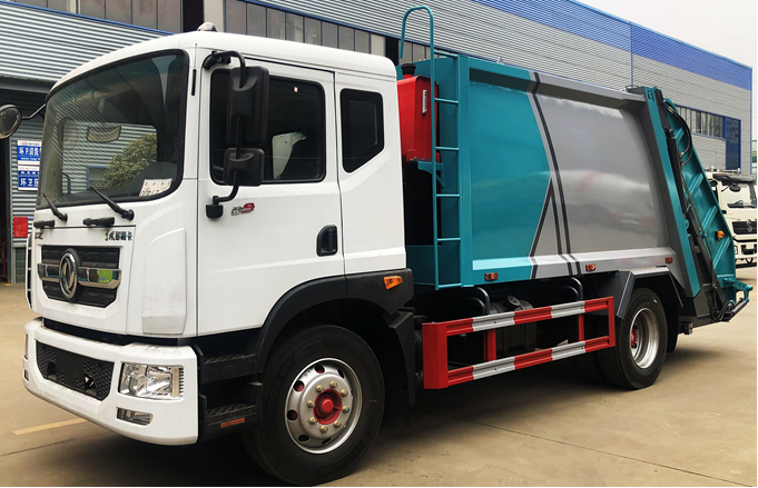 東風(fēng)D9，十方壓縮垃圾車