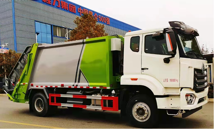 重汽豪沃14方壓縮垃圾車(chē)
