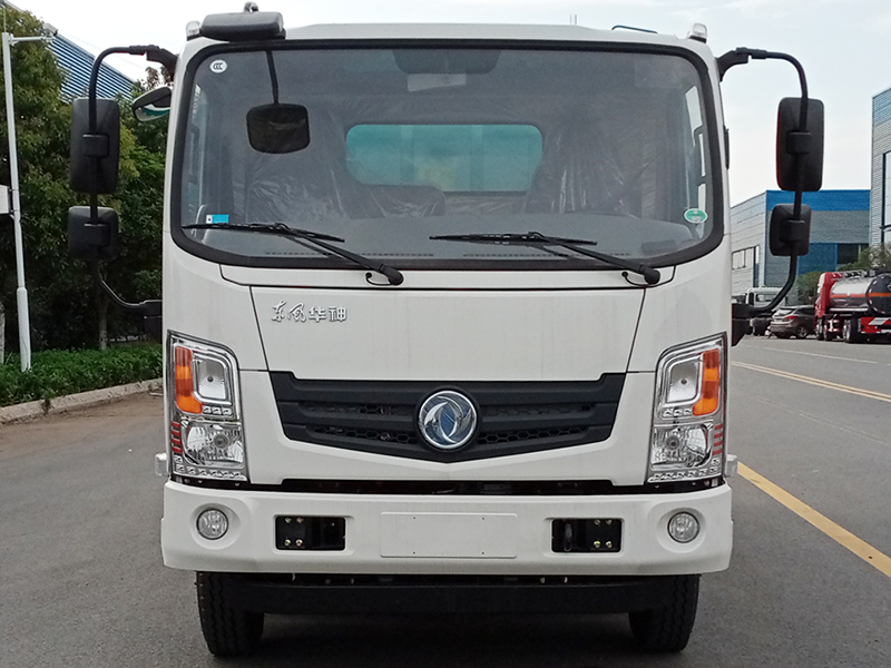 東風(fēng)華神CL5080TXCBEV型純電動(dòng)吸塵車(chē)