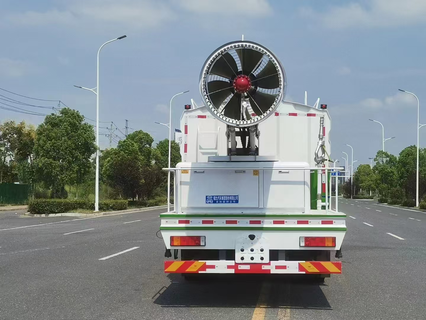 華神T5后雙橋抑塵車(chē)